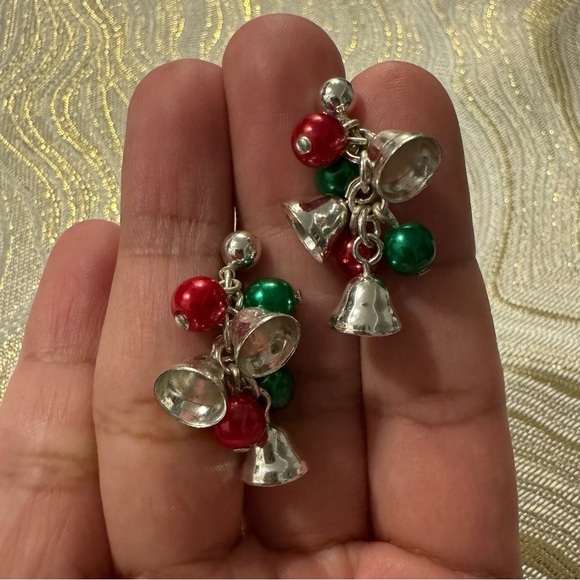 ⚜️3 for $30⚜️ Vintage Avon Signed Silver Bells Christmas Dangle Earrings - Picture 8 of 9
